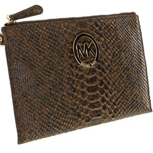 Michael Kors Fulton Leather Large Zip Wristlet